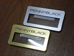Бейджи с лазерной гравировкой для компании «Pannyblack»