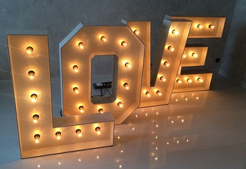 Светодиодные объемные буквы «LOVE»